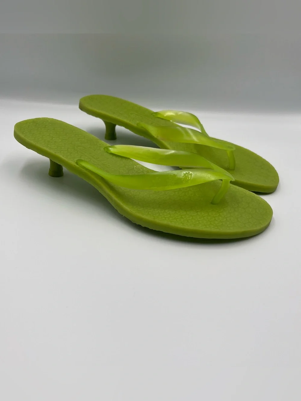 Vtg RARE Rocket Dog Y2K Matte Lime Green Jelly Kitten Heel Sandals Thong Mules 8